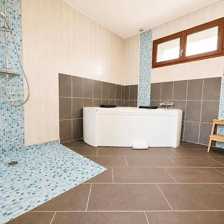 La Maison Des Ecoles *