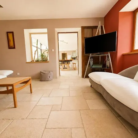 La Maison Des Ecoles Hébergement de vacances *
