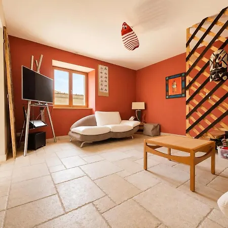 La Maison Des Ecoles Hébergement de vacances Lens-Lestang